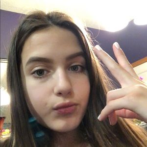 Meet your Posher, Leila